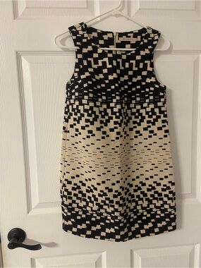 T40a- PENNY BLACK Black-Cream Geometric Sheath Dress